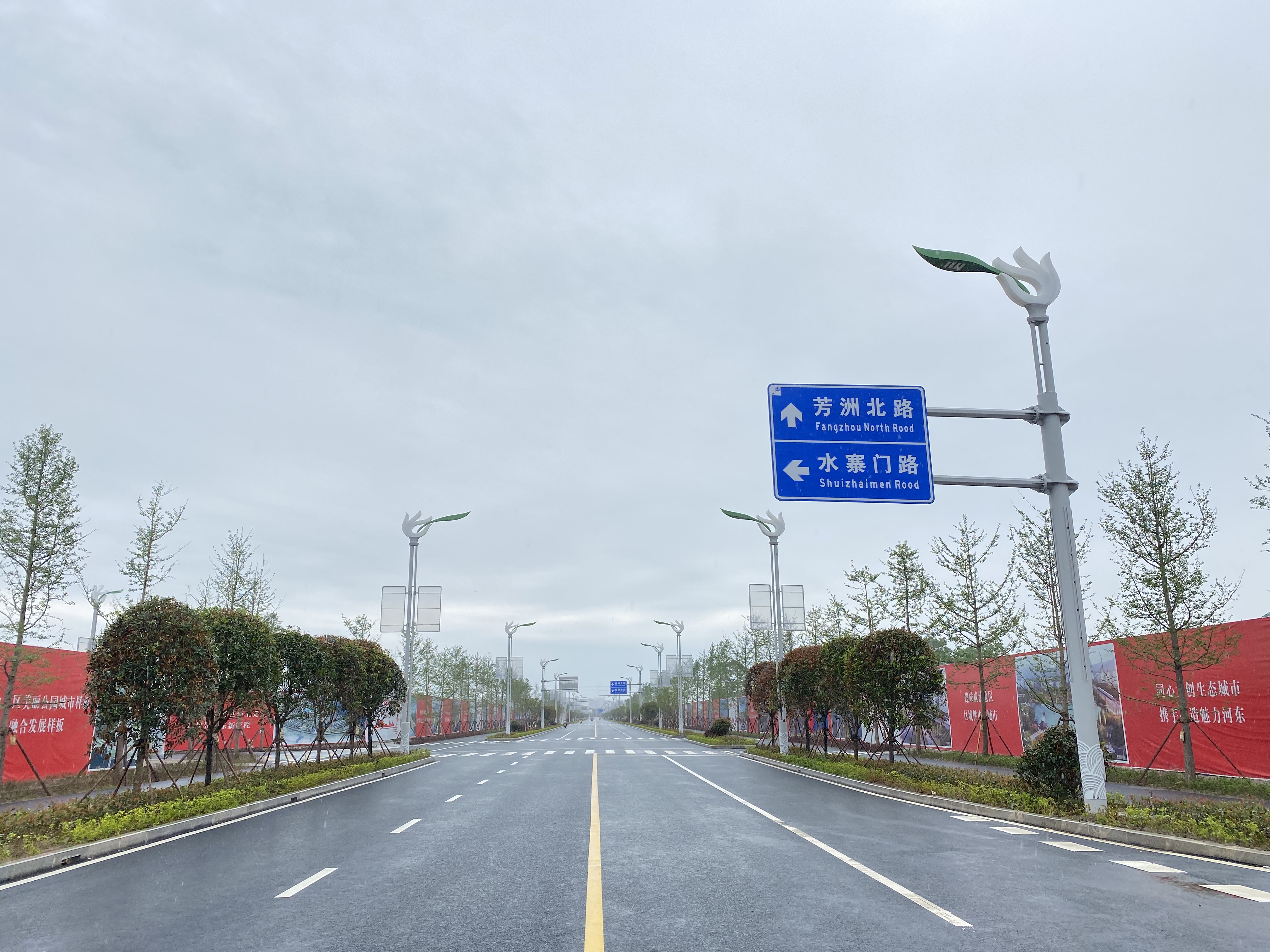智慧路燈標(biāo)準(zhǔn)答案——遂寧首條多桿合一智慧景觀(guān)路燈示范段！