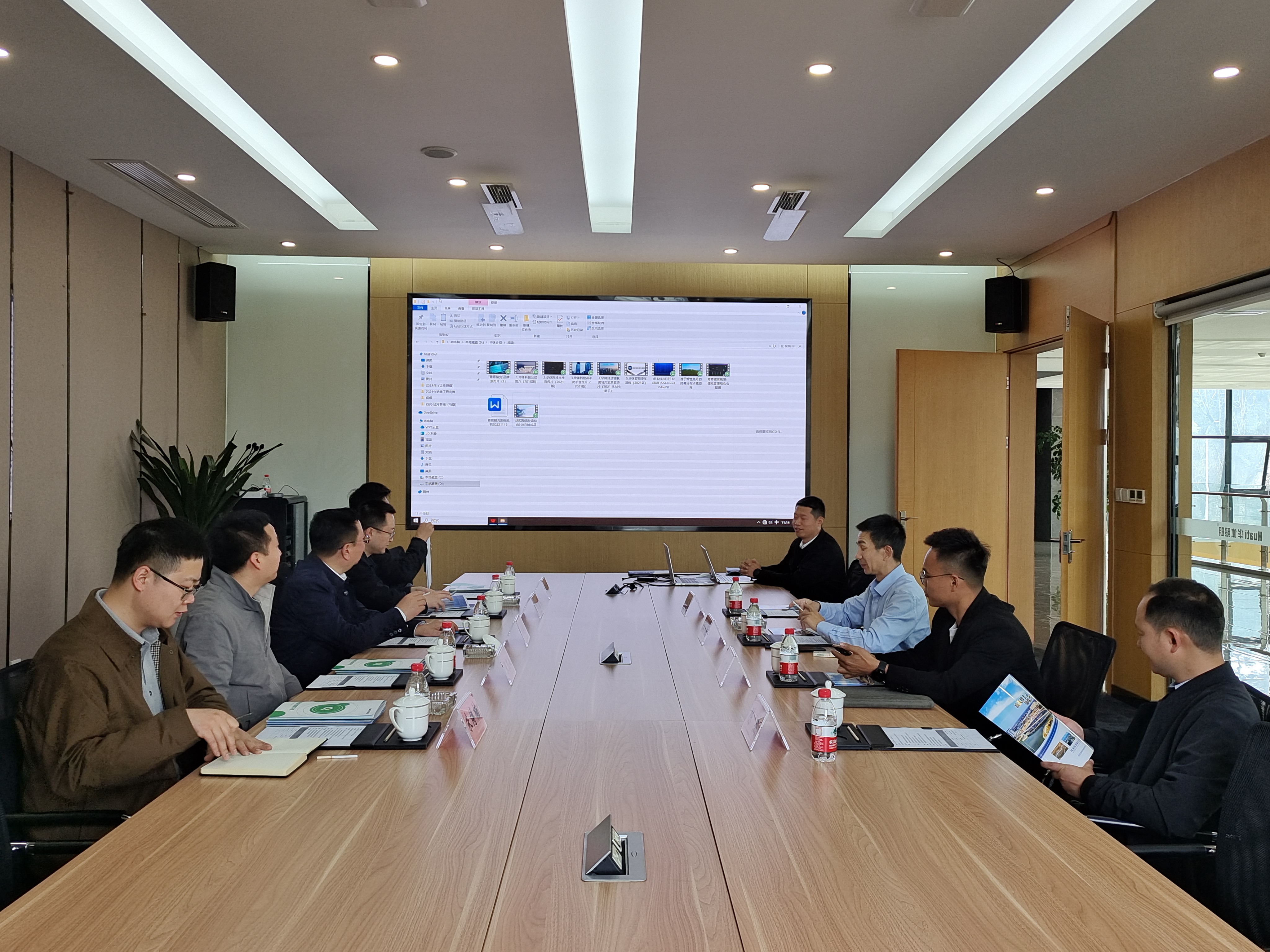甘肅省慶陽市海綿城市建設(shè)投資開發(fā)有限公司領(lǐng)導(dǎo)一行赴華體科技考察交流